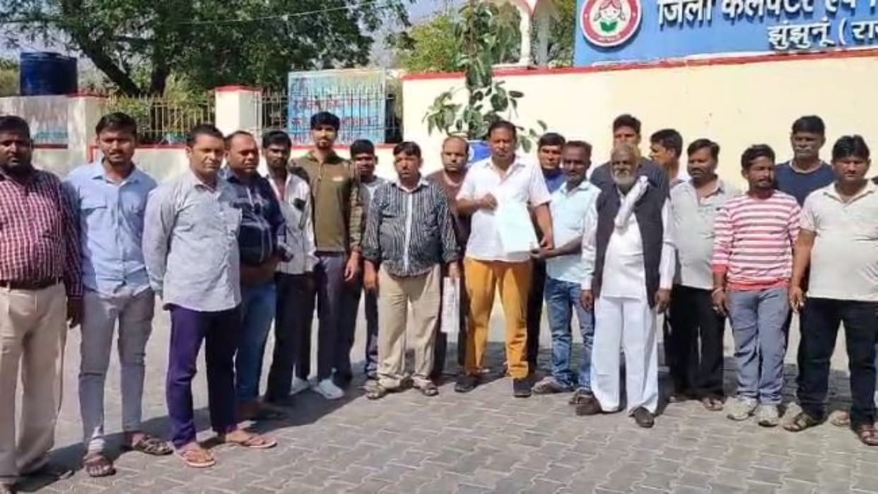 Jhunjhunu News: In the encroachment free campaign, the administration's wrath on the cart and street vendors