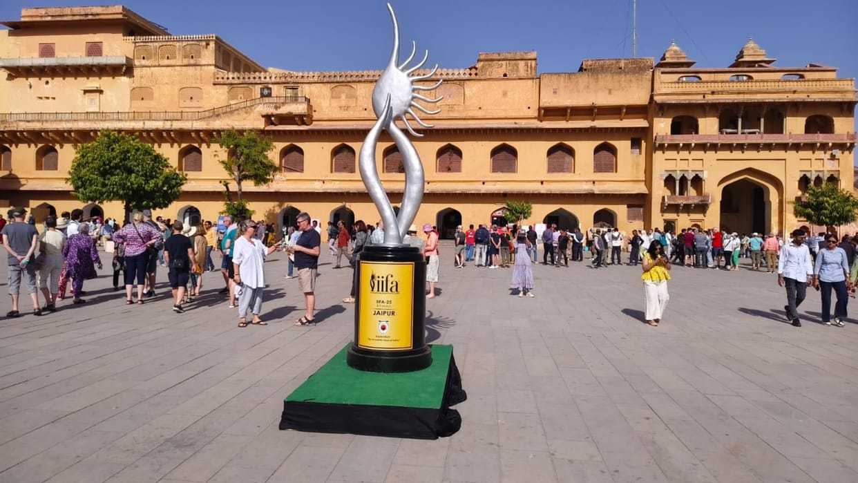 IIFA Awards 2024: Replica installed in Amer and Albert Hall, special screening of 'Sholay' at Rajmandir