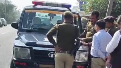 Road Accident in Maharajganj Bolero overturned after tyre burst Many students died and injured UP Board Exam