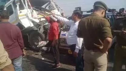 bike rider came between truck and dumper two people died in shahjahanpur