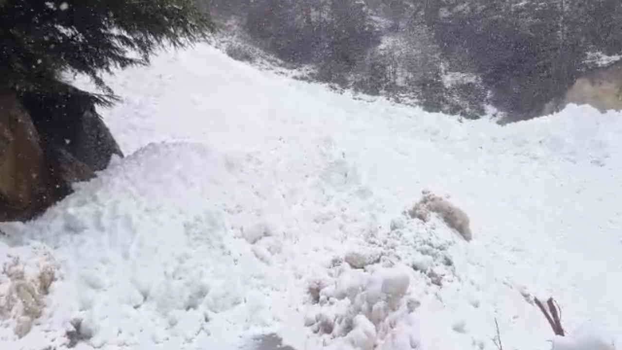 Uttarkashi Avalanche Gangotri Highway occurred at km 15 Chang Thang between Bhairoghati-Dharali Watch Photos