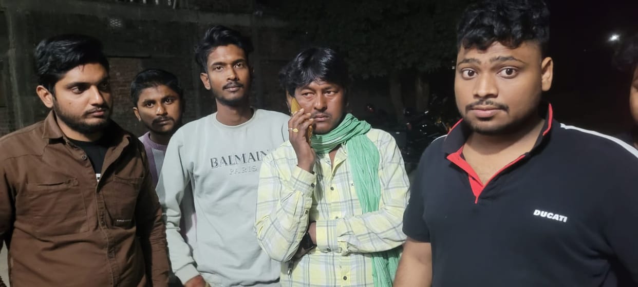 Bihar News : Purnia MP Pappu Yadav and Kasba Congress MLA supporters fight purnea bihar police