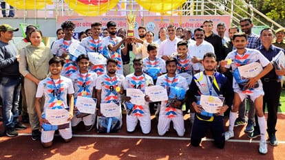 Hockey team of ayodhya failed to open its account in final Varanasi champion for first time
