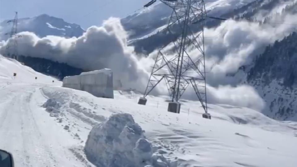 Avalanche caught on camera in Sarbal area of Sonamarg Ganderbal