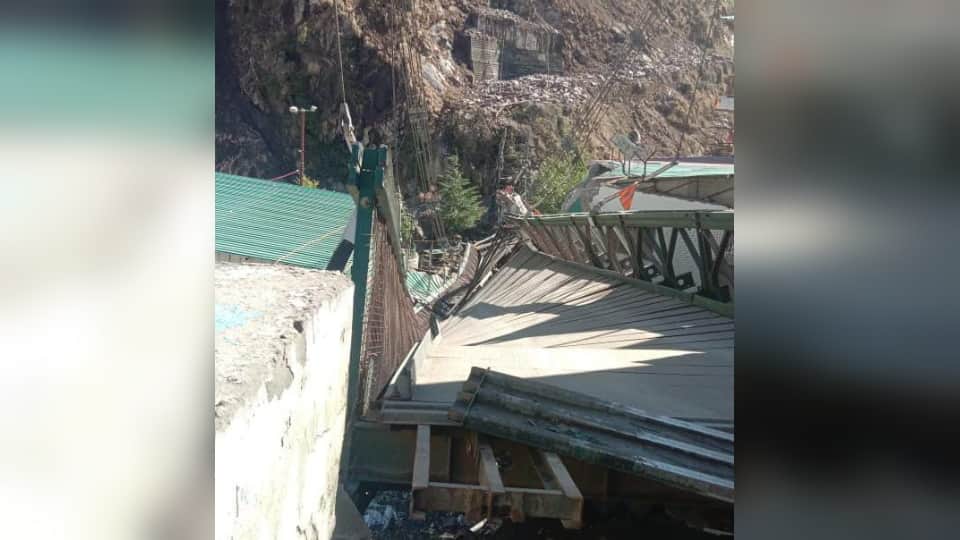Bridge collapse in Govindghat Chamoli Concerns arisen marriages and deliveries Uttarakhand News in hindi