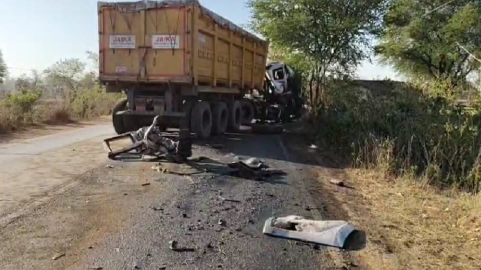 Driver seriously injured in collision between two vehicles