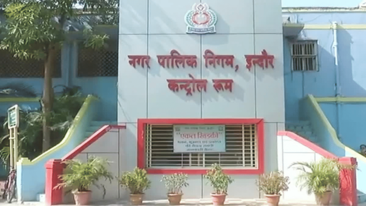 Indore News Municipal Corporation Collected ₹36.5 Lakh in Fines for Cleanliness Violations in February