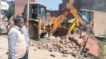 Kanpur: KDA used bulldozer to clear land worth Rs 185 crore