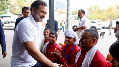 Rahul Gandhi told pain of porters, said- the voices of those who saved lives in the stampede not being heard