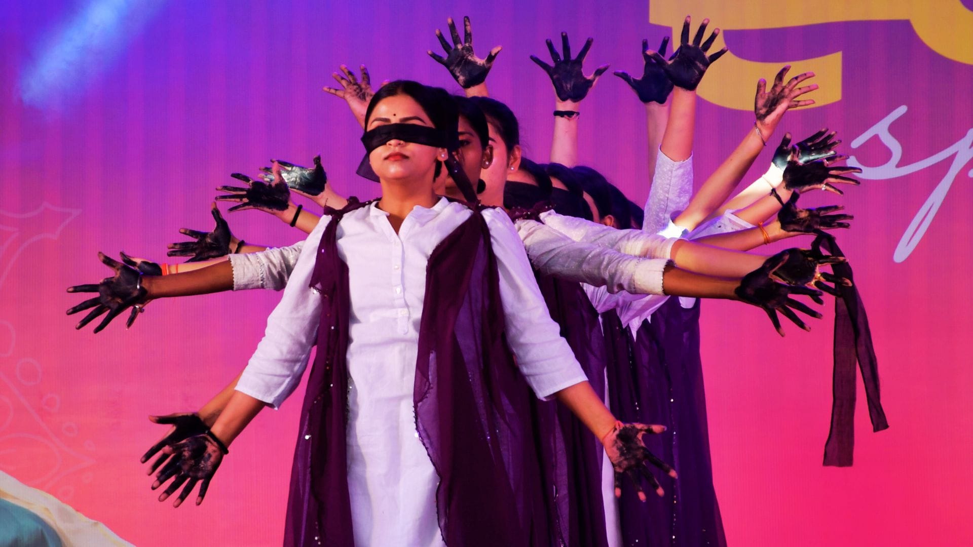 PHOTOS gallery Spandan in bhu 1100 students showed 19 types of talent scared to see Kalyug