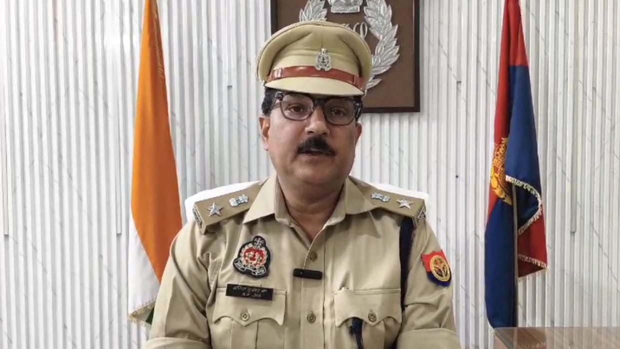 two police man suspended on charges of misbehaving with Subhaspa in-charge in ballia