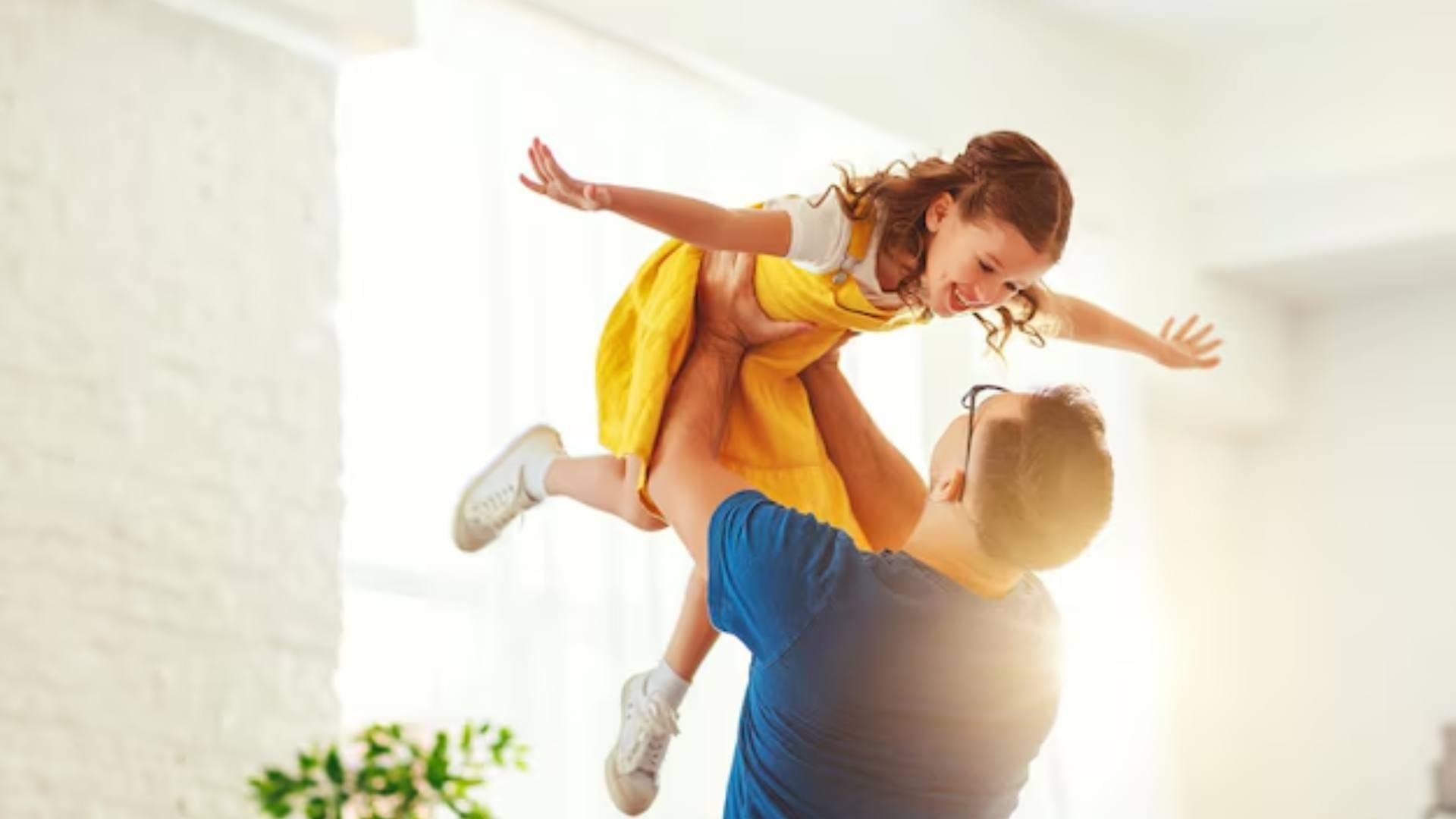 Parenting Tips: Are you not getting time to spend with your children Then adopt these creative methods