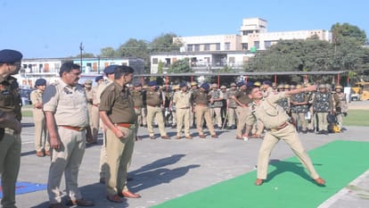 Mock drill in Bareilly Police chased away rioters SSP also fired gun in riot control exercise