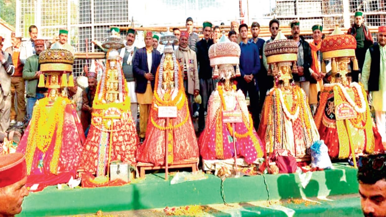 Mandi Mahashivratri: The seven goddesses of Snor Badar are sisters, six are seated together