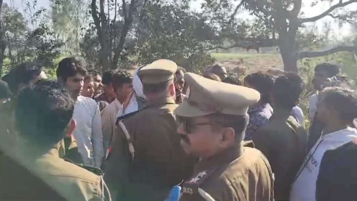 Two died in an accident in Thana Imaliya in Sitapur.