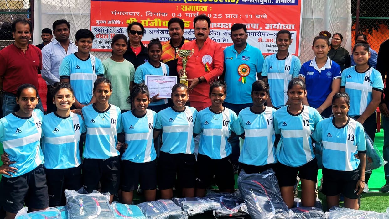 Hockey team of ayodhya failed to open its account in final Varanasi champion for first time