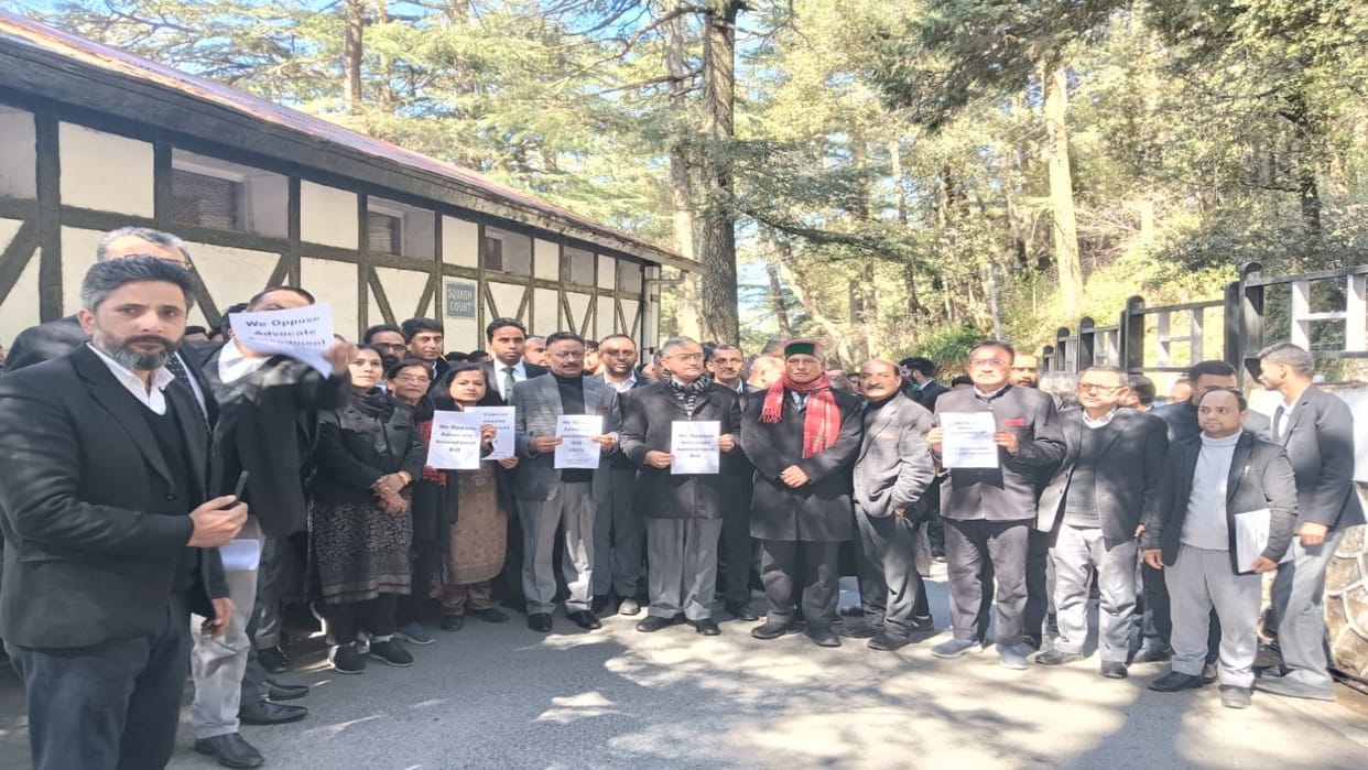 Protest against amendment in Advocates Act continues, Himachal High Court Bar Association takes out a processi