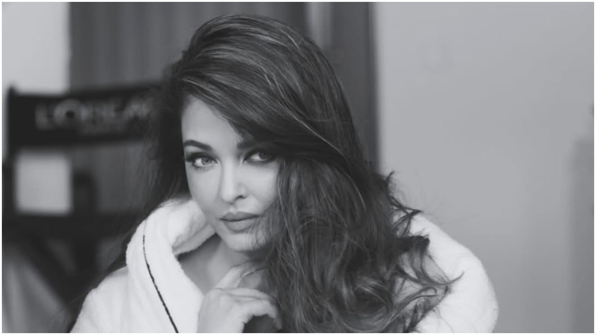 Aishwarya Rai looked beautiful in a white gown at Paris Fashion Week fans praised