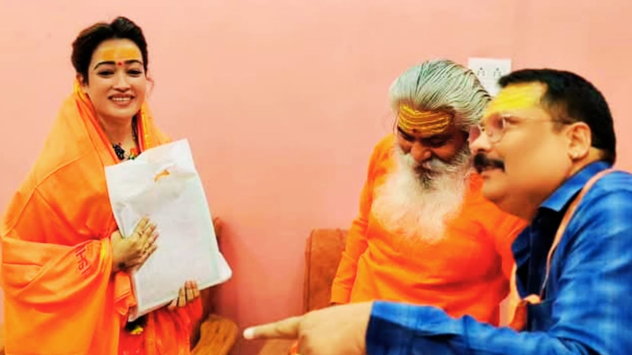Harsha Richaria reached Kashi worshipped Baba Vishwanath said Har Har Mahadev