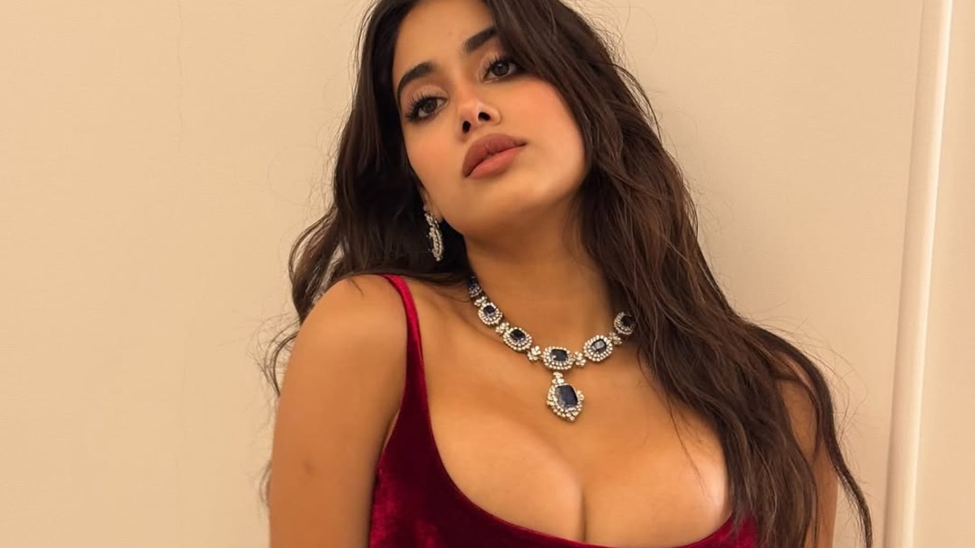 Janhvi Kapoor rumored Boyfriend Shikhar Pahariya drops perfect family pic to wish love on her Happy birthday