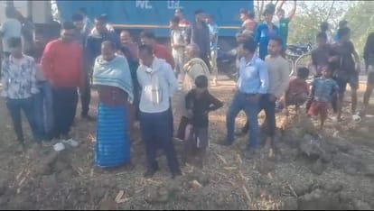 Bihar News: Dead body of a woman found on the roadside in Nalanda: Murder, soles: Bihar Police investigation
