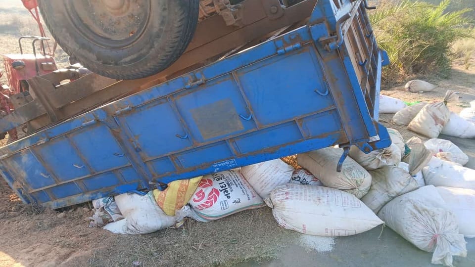 4 people died and many injured in a road accident in Narayanpur