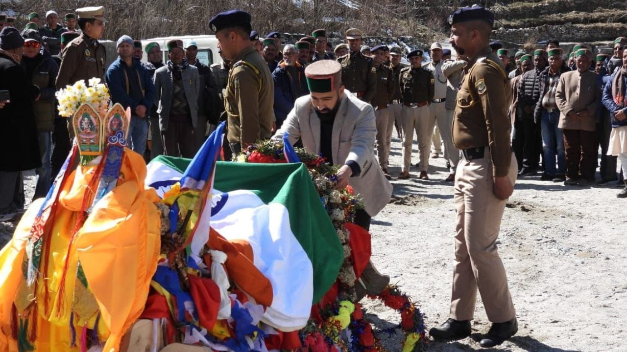Himachal First DGP IB Negi Last rites Sangla final farewell given with state honours