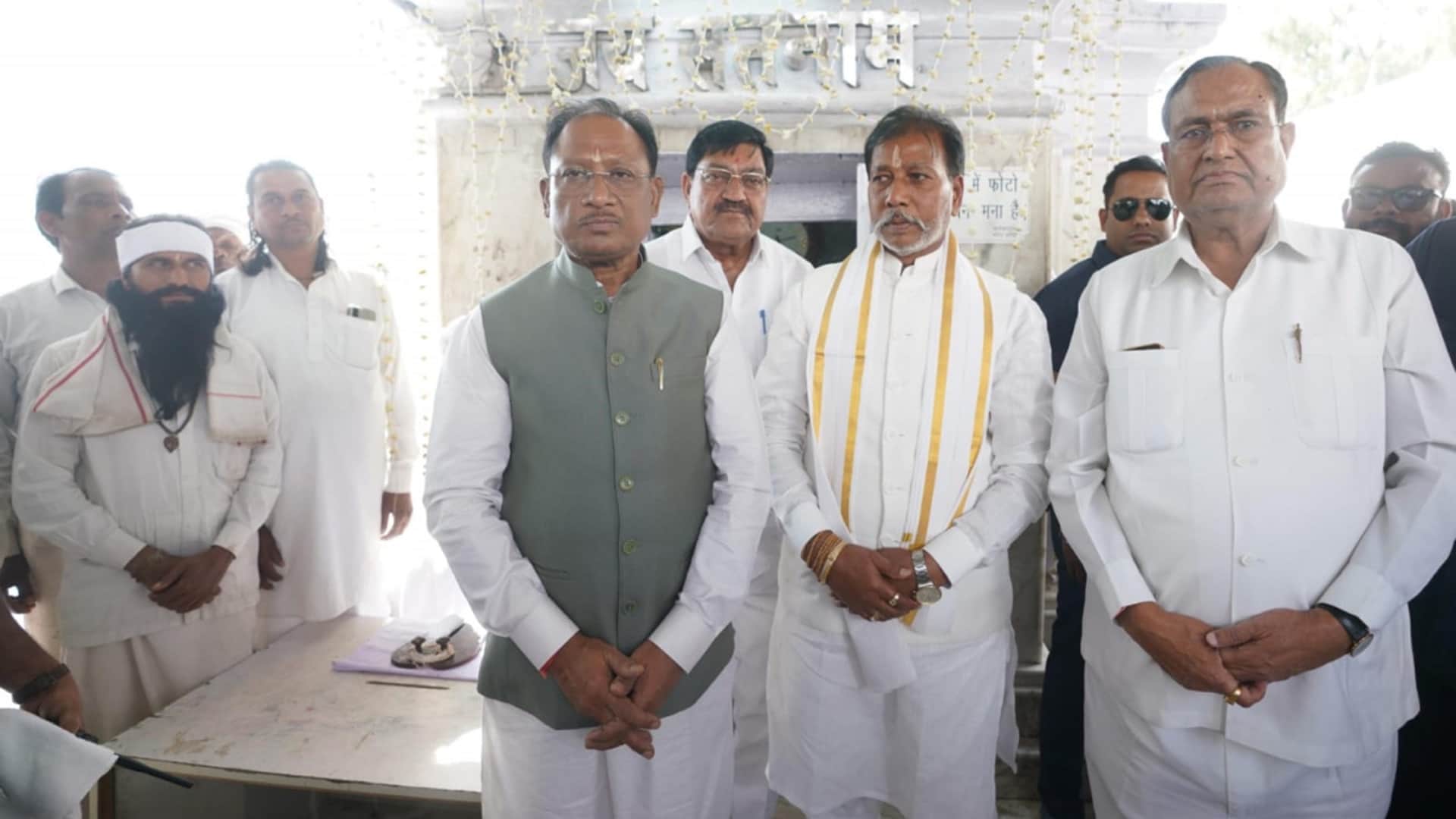 मुख्यमंत्री साय ने की गुरू गद्दी का दर्शन