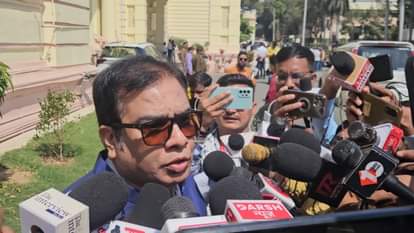 परबत्ता के जदयू विधायक खुद भी बयानों के लिए चर्चित रहे हैं।