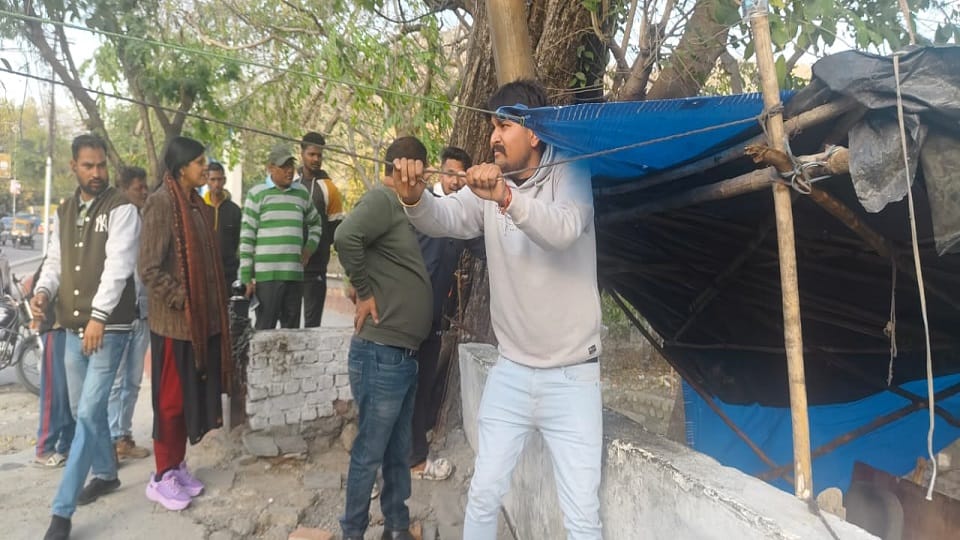 Bulldozer will remove encroachment in hiranagar areas haldwani