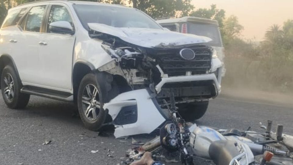 Man dies in collision between Fortuner car and bike