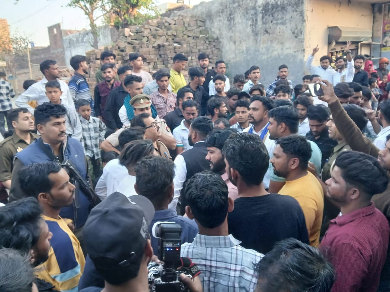 Muzaffarnagar: Fireworks sparks set wood on fire, people from other community beat up baraatis