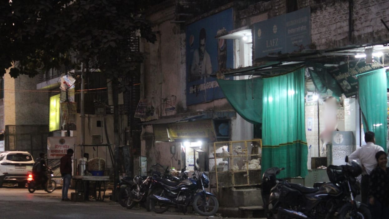 Varanasi Municipal Corporation not decide radius of two km from Kashi Vishwanath Temple
