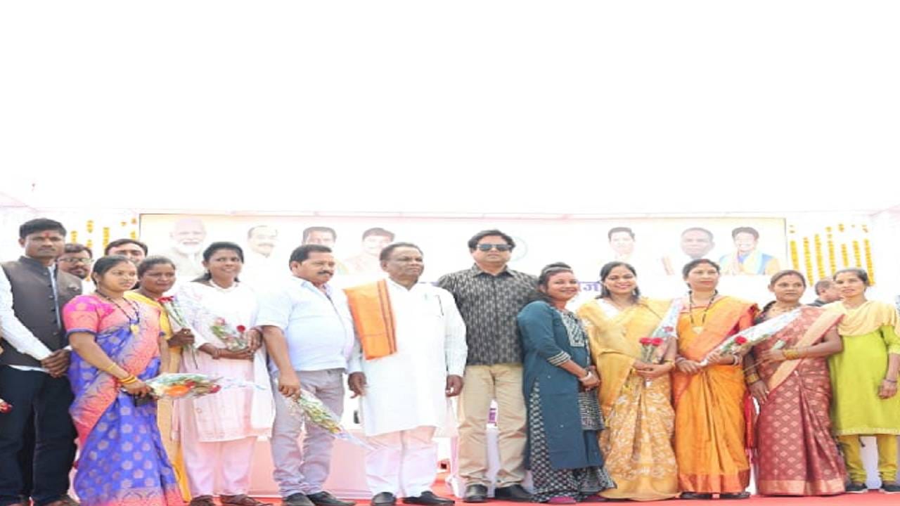 नगर पालिका अध्यक्ष और पार्षदों ने लिया शपथ