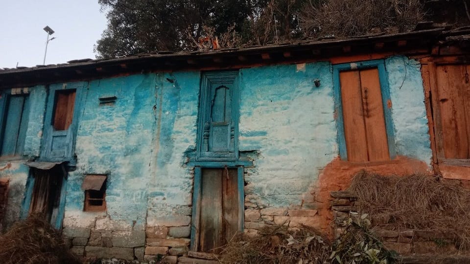 30 families left their homes due to lack of facilities in Paisiya village bageshwar