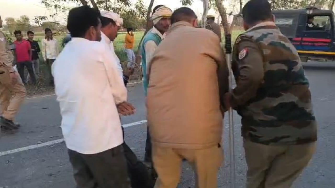 three people died in road accident in Budaun