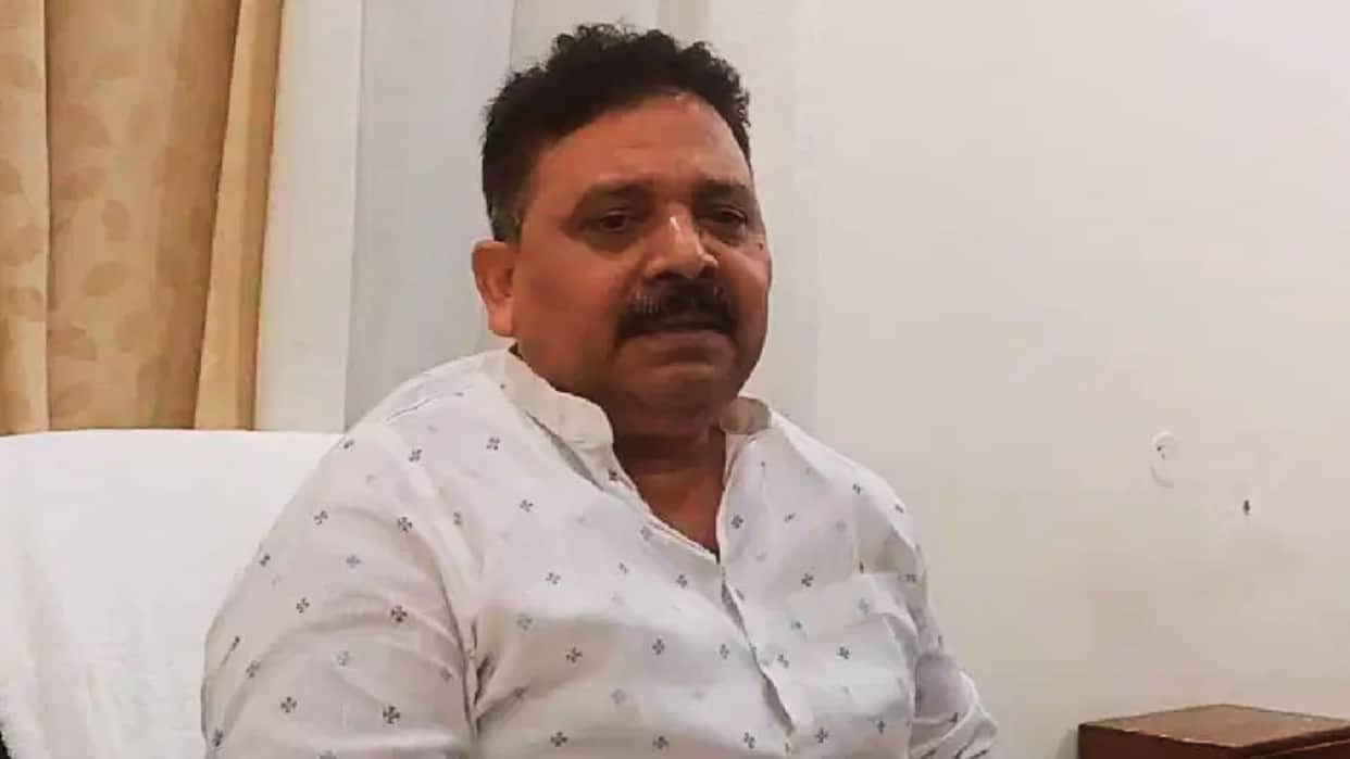 Flood victims receive relief within two days Minister Ravindra orders filling of potholes damaged roads
