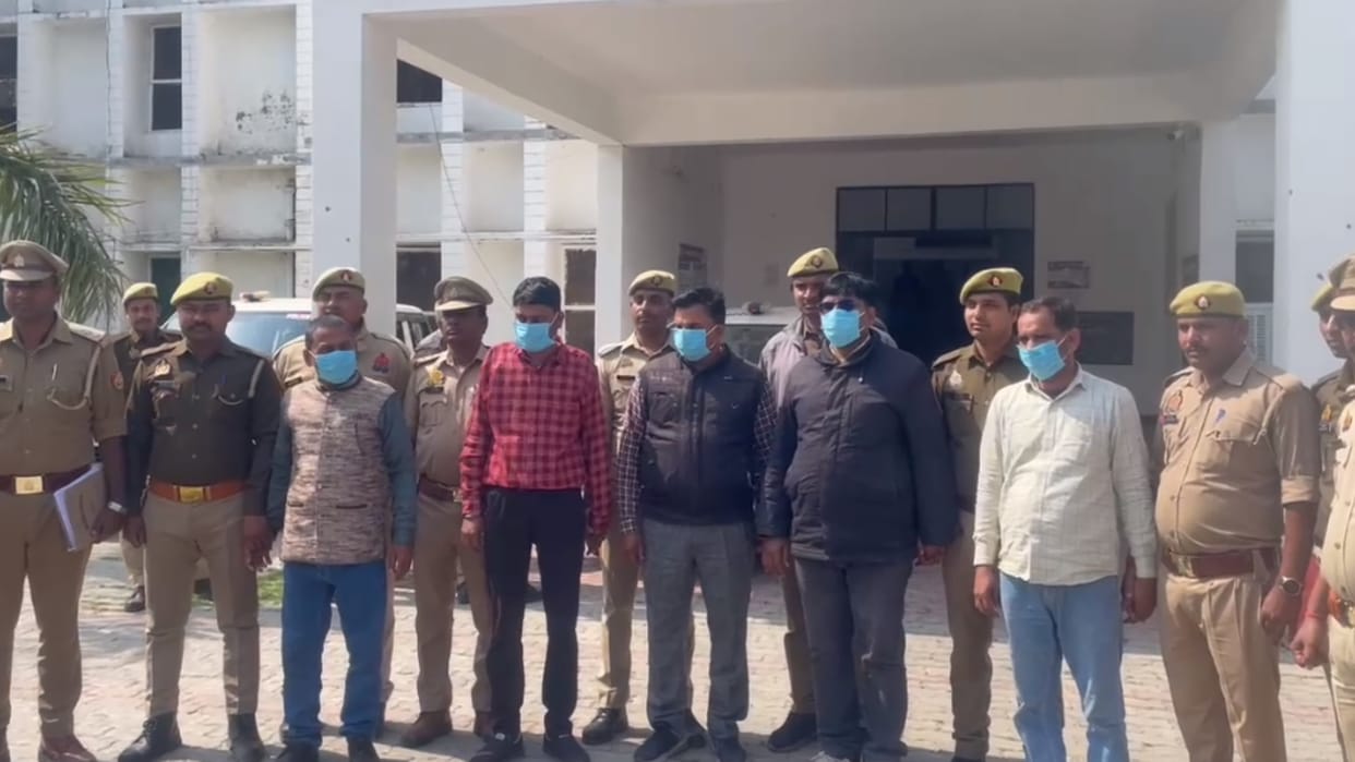Shravasti: Five teachers working on the basis of fake documents arrested.