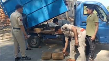 Ganja worth more than five lakh rupees recovered one accused arrested was taking it from Odisha to MP in Kabir