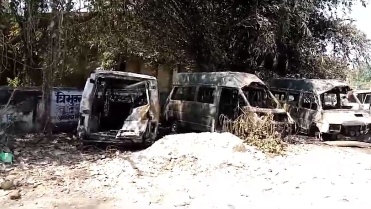 Six ambulances burnt in fire in jaunpur