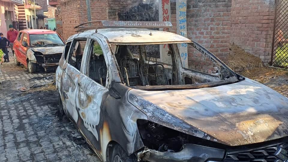 Saharanpur: Two luxury cars of wedding guests burnt, heartbroken after seeing them, see photos and video