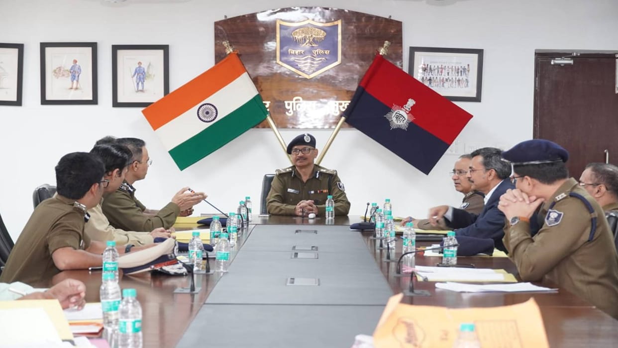 Patna Meeting chaired by DGP Vinay Kumar approval payment more than one crore rupees grant money 655 policemen