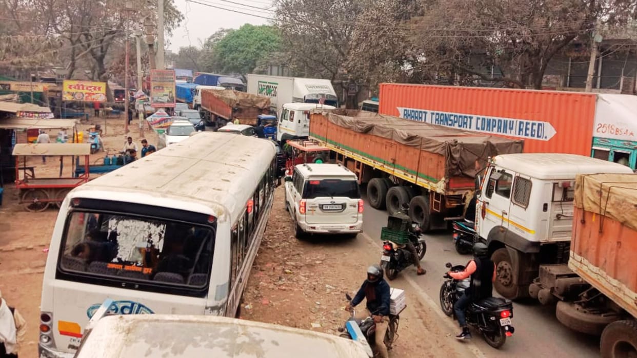 Massive jam on NH 31 in ballia journey covered in five hours vehicles kept crawling