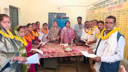 First conference organized in gram panchayats district election officer was present in Bhatapara