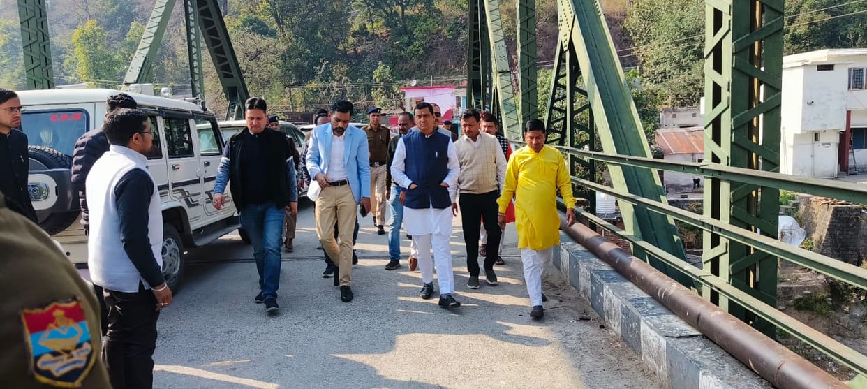Kotdwar News Garhwal MP Baluni inspected Kanvashram and under construction Malan bridge