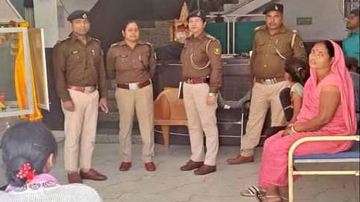 Hajipur News: Police foiled conspiracy to sell newborn baby rescued and handed over to Child Welfare Committee