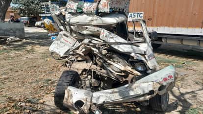 Passenger dies, driver injured as tempo overturns