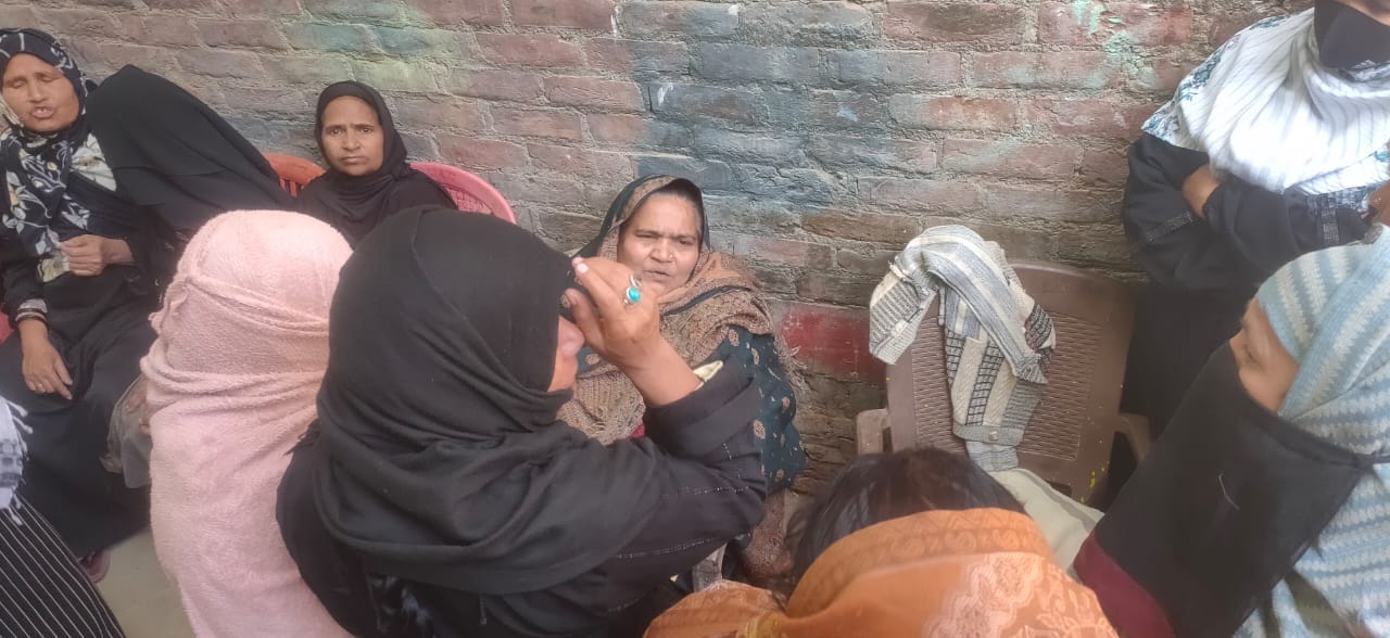 Brutal murder after misdeed in Kanpur Body chopped with iron rod and screwdriver 90 injury marks found