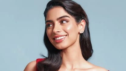 Khushi kapoor rumour boyfriend vedang reached to nadaaniyan premier