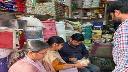 Substandard vegetable ghee-oil and spices seized before Holi